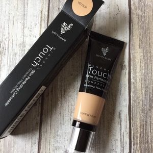 Younique Makeup - Younique skin concealer velour mineral touch Younique Makeup - Younique skin concealer velour mineral touch